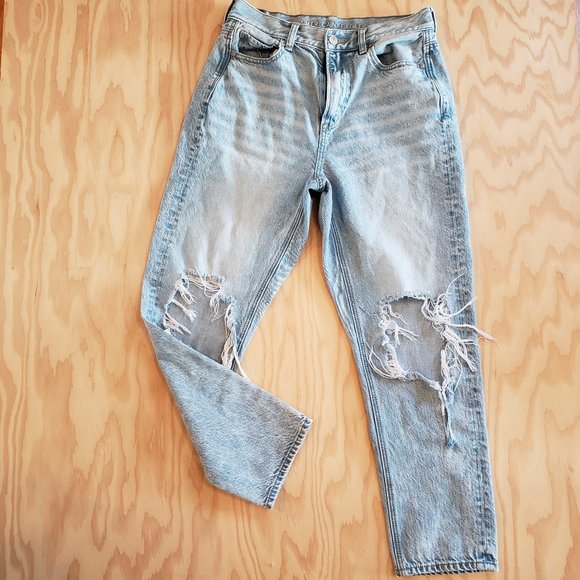 American Eagle Outfitters Denim - American Eagle Mom Jeans Size 4 Short Light Wash Destroyed Knees  100% Cotton